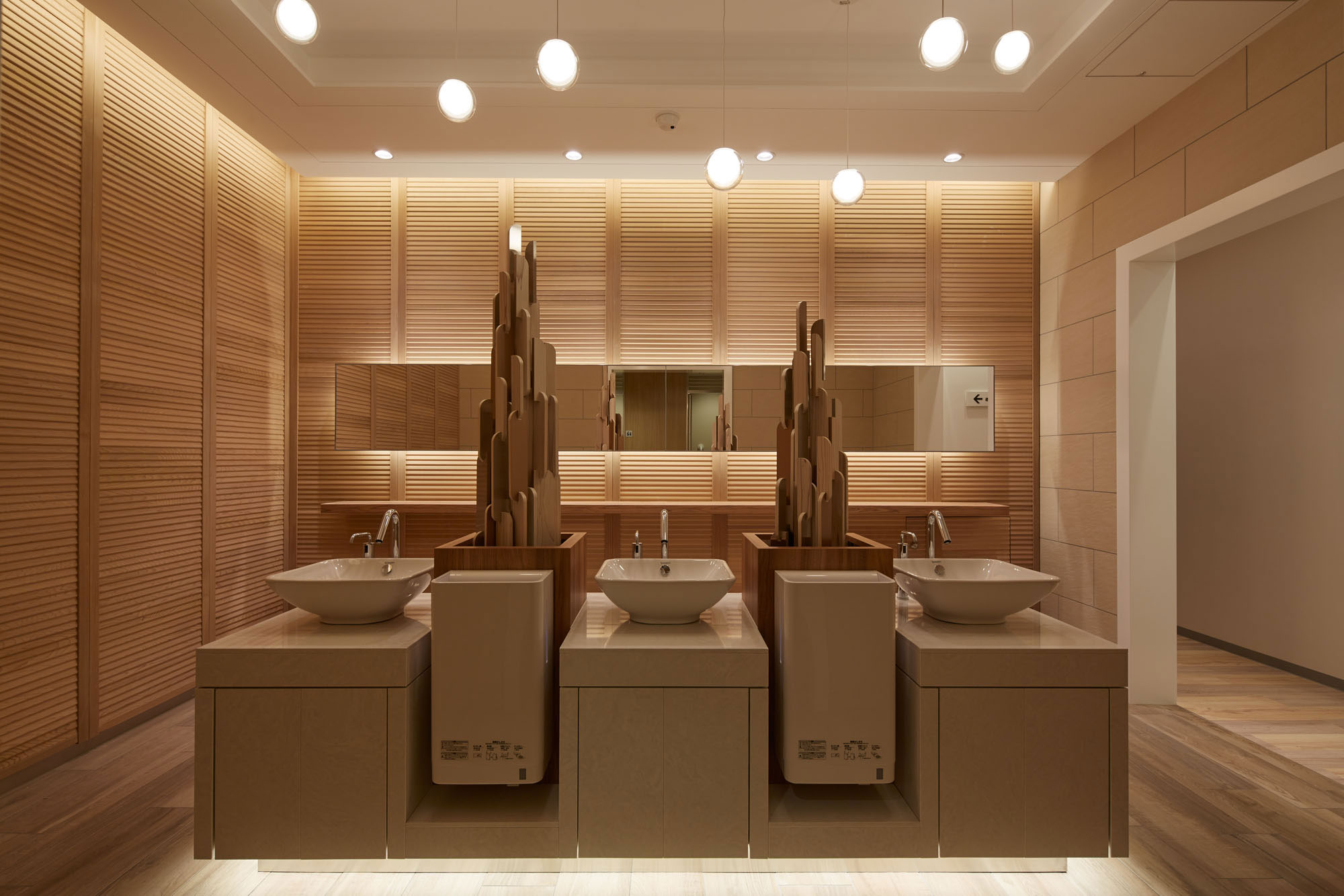 PARCO2 Sendai Toilet / nf.Design co.,ltd. | Nakahara・Fukushima